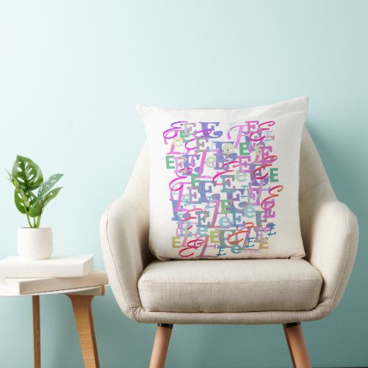 Letter Confetti "E" Throw Pillow クッション (椅子)