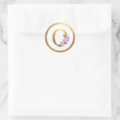 Letter Oモノグラムピンクローズフローラ&エレガント金ゴールド ラウンドシール (バッグ)