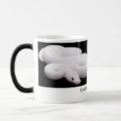 Leucisticの球の大蛇のマグ モーフィングマグカップ (左)