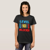 Level 10 Unlocked Gamer 10th Birthday Gift Video G Tシャツ (正面フル)