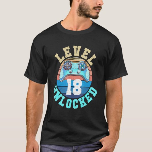 Level 18 Unlocked 18th Video Gamer Birthday Boy Me Tシャツ (正面)