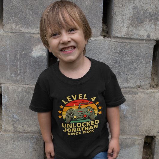 Level 4 Unlocked Gamer Boy Birthday 4 Tシャツ