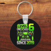 Level 6 Unlocked Awesome Since 6th Birthday Gaming キーホルダー (正面)