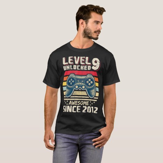 Level 9 Unlocked 素晴らし 2012ビデオゲーム9誕生 Tシャツ (正面フル)