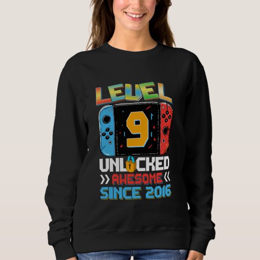 Level 9 Unlocked 素晴らし 2016ビデオゲーム9誕生 スウェットシャツ (正面)