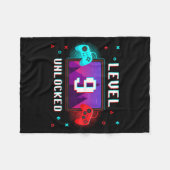 Level 9 Unlocked Video Gamer Funny 9th Birthday Bo フリースブランケット (正面(横))