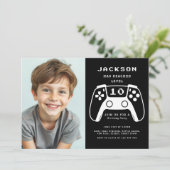 Level Up Gamer Boys Black Birthday Party Photo 招待状 (スタンド正面)