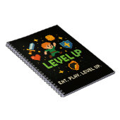 Level Up Gamer Notebook – Retro Pixel Gaming Style ノートブック (右側)