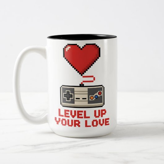 Level Up Your Love, Retro Pixel Gaming Design ツートーンマグカップ (左)