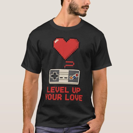 Level Up Your Love, Retro Pixel Gaming Design Tシャツ (正面)