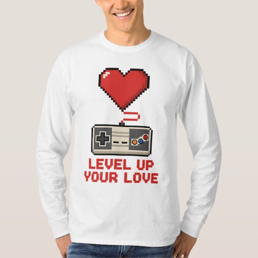 Level Up Your Love, Retro Pixel Gaming Design Tシャツ (正面)