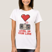 Level Up Your Love, Retro Pixel Gaming Design Tシャツ (正面)