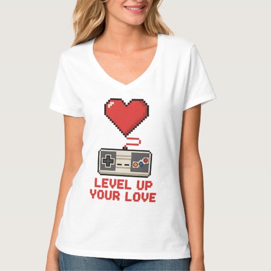 Level Up Your Love, Retro Pixel Gaming Design Tシャツ (正面)