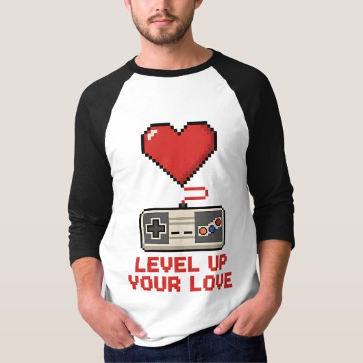 Level Up Your Love, Retro Pixel Gaming Design Tシャツ (正面)