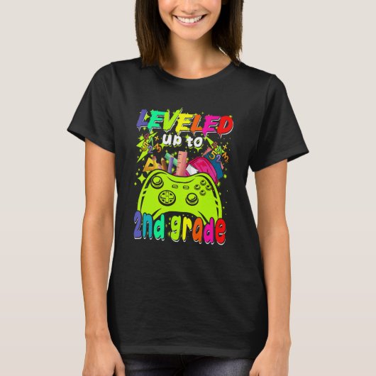 Leveled Up To 2nd Grade Gamer Back To School First Tシャツ (正面)