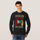 Leveled Up To 2nd Grade Gamer Back To School First Tシャツ (正面フル)