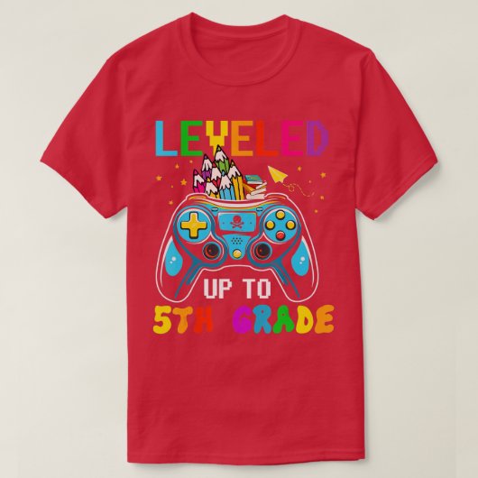 Leveled Up To 5th Grade Game Controllers Students Tシャツ (デザイン正面)
