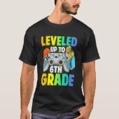 Leveled Up To 6th Grade Video Gamer Back To School Tシャツ (正面)