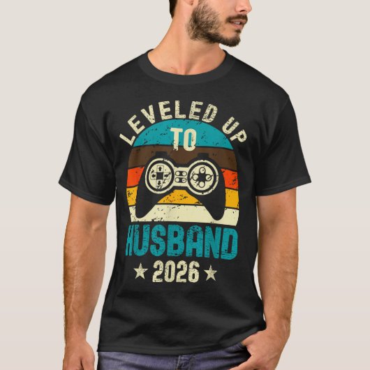Leveled Up To Husband 2026 Newlywed Groom Just Mar Tシャツ (正面)