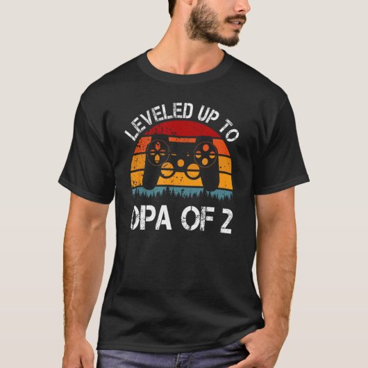 Leveled Up To Opa Of 2 Video Game Funny Fathers Da Tシャツ (正面)