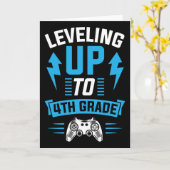 Leveling Up To 4th Grade Fourth Gamer Birthday Par カード (黄色い花)