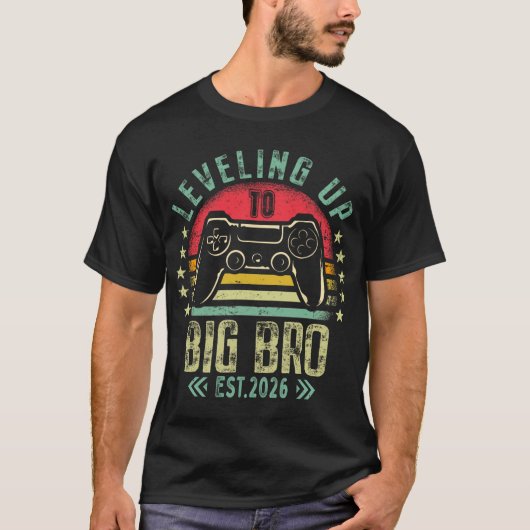 Leveling Up To Big Brother 2026 Funny New Gamer Bo Tシャツ (正面)