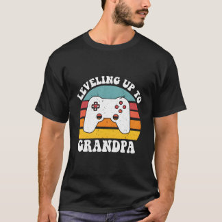 Leveling Up To Grandpa Grandpa Tシャツ