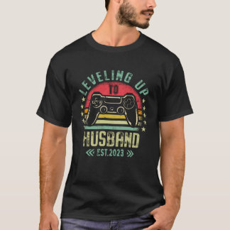 Leveling Up To Husband 2023 Leveled Up Bachelor Pa Tシャツ
