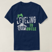 Leveling Up To Uncle 2022 Funny Video Game Control Tシャツ (デザイン正面)