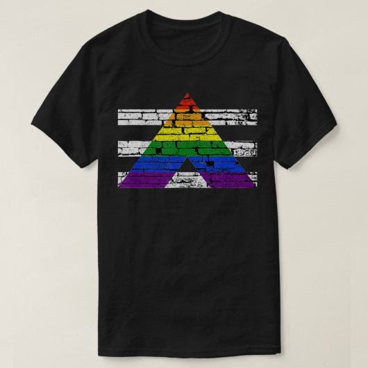 LGBストレートゲイリープライドフラグのレンガ壁 Tシャツ (デザイン正面)