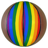 LGBTのプライド旗とフルサイズバスケットボール バスケットボール (縦)