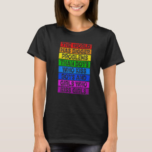 Lgbtの世界は少年Bの大きな問題を抱えキスをするている Tシャツ