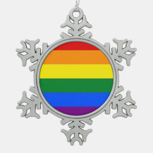 LGBTの旗を持つ雪片のオーナメント スノーフレークピューターオーナメント