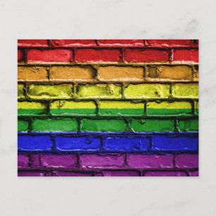 LGBTカラフルレインボープライド国旗のレンガ壁 ポストカード