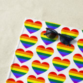 LGBTゲイプライド虹のハートパターン ビーチタオル (インサイチュ)
