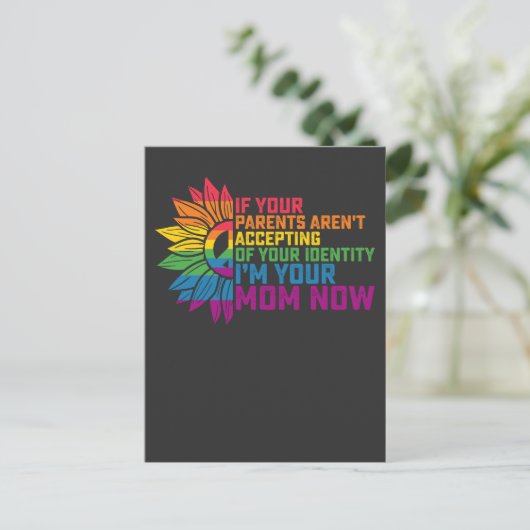 LGBTプライドの両親が今すぐママを受け入れるゲイ インビテーションポストカード (スタンド正面)