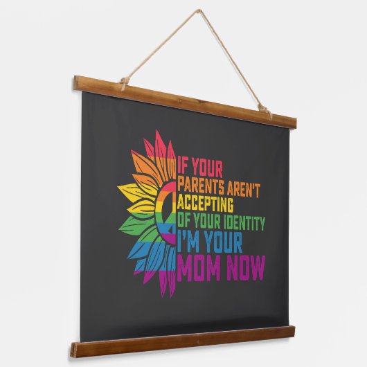 LGBTプライドの両親が今すぐママを受け入れるゲイ 吊り下げ型タペストリー (傾斜あり)