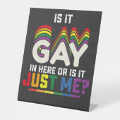 LGBTプライドはゲイか私だけか 台座サイン (正面)