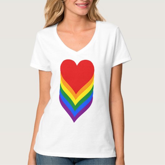 LGBTプライドハートTシャツ Tシャツ (正面)