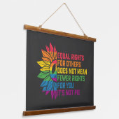 LGBTプライドヒマワリ他人への平等な権利 吊り下げ型タペストリー (傾斜あり)