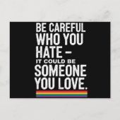 LGBTプライド引用文を嫌う人には気を付けおもしろいなさい ポストカード (正面)