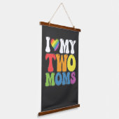 LGBTプライド私は私の2つのmomsゲイレズビアンサポートを愛する 吊り下げ型タペストリー (傾斜あり)
