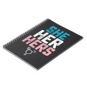 LGBTプライド She Her Hers トランスジェンダー 代名詞 ノートブック (左側)