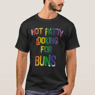 LGBTホットパティバンズハンバーガーを探してゲイ Tシャツ
