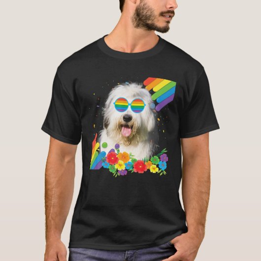 LGBT誇りを持ったゲイオールドイングリッシュシェプドッグ犬プライド国旗 Tシャツ (正面)