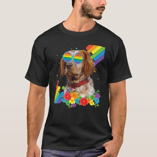 LGBT誇りを持ったゲイブリタニースパニエル犬犬プライド国旗ライ Tシャツ (正面)