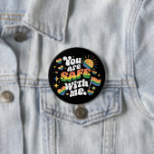 LGBT レインボー ゲイ 私と一緒なら安心 缶バッジ (インサイチュ)