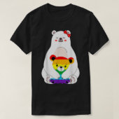 LGBT Mama Bear Gay Pride Equal Rights Rainbow Moth Tシャツ (デザイン正面)
