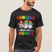 LGBT Pride LGBTQ Rainbow Gnomies  Hanging with my  Tシャツ (正面)