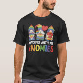 LGBT Pride LGBTQ Rainbow Gnomies Hanging with my Tシャツ (正面)